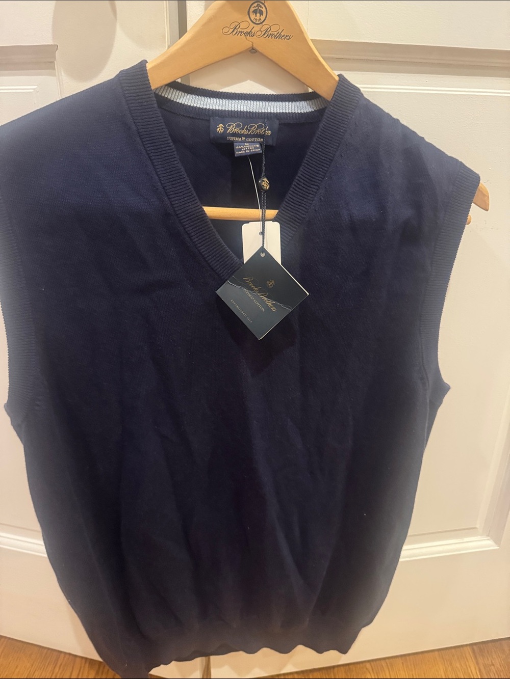 Brooks Brothers Men’s Navy V-Neck Sweater Vest Medium 100% Cotton NWT